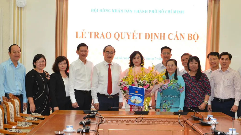 Ủy ban Thường vụ Quốc hội chuẩn y tân Phó Chủ tịch HĐND TPHCM ảnh 1