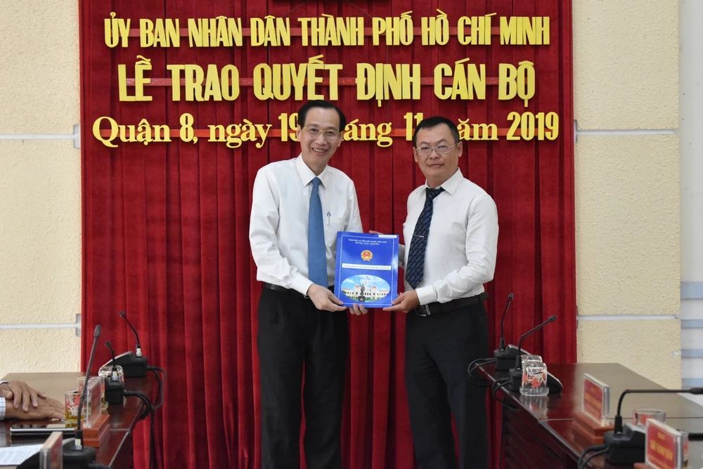 Ông Phạm Quang Tú làm Phó Chủ tịch UBND quận 8 ảnh 1 Ông Phạm Quang Tú làm Phó Chủ tịch UBND quận 8 ảnh 1