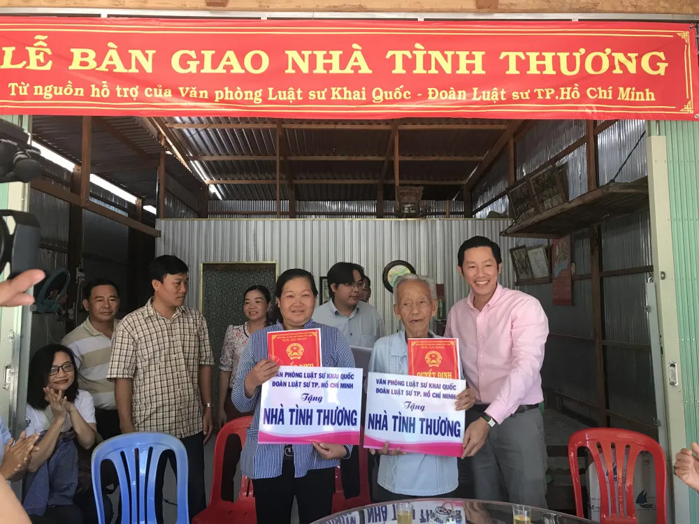 Luật sư TPHCM tặng nhà tình thương tới hộ nghèo Đồng Tháp ảnh 1 Luật sư TPHCM tặng nhà tình thương tới hộ nghèo Đồng Tháp ảnh 1