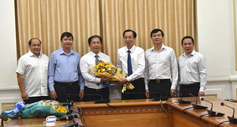 UBND TPHCM điều động và bổ nhiệm nhân sự một số đơn vị ảnh 2 UBND TPHCM điều động và bổ nhiệm nhân sự một số đơn vị ảnh 2