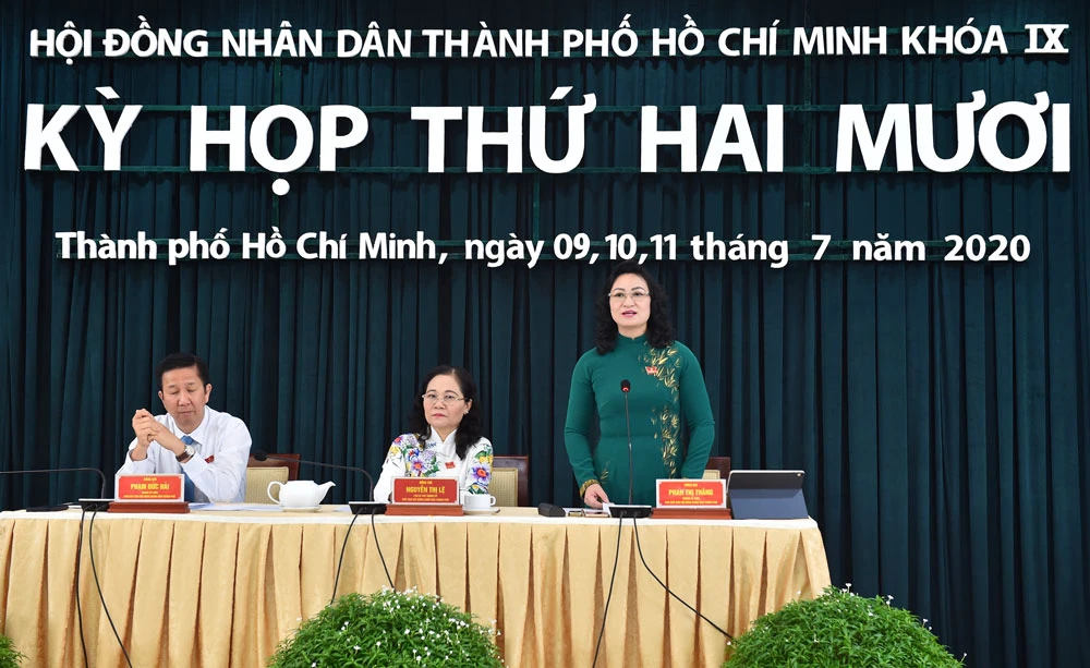 Phiên thảo luận tại hội trường Kỳ họp thứ 20 HĐND TPHCM khóa IX. Ảnh: VIỆT DŨNG