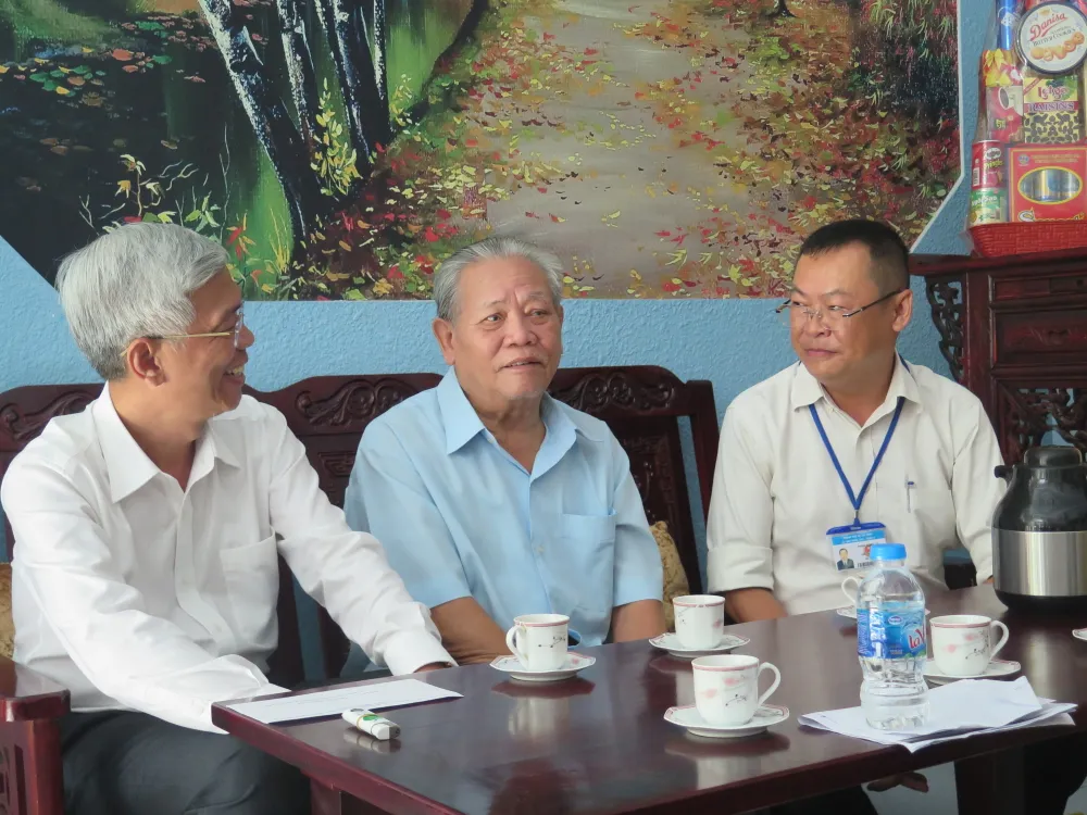 Phó Chủ tịch UBND TPHCM Võ Văn Hoan thăm, tặng quà các gia đình chính sách ảnh 3 Phó Chủ tịch UBND TPHCM Võ Văn Hoan thăm, tặng quà các gia đình chính sách ảnh 3