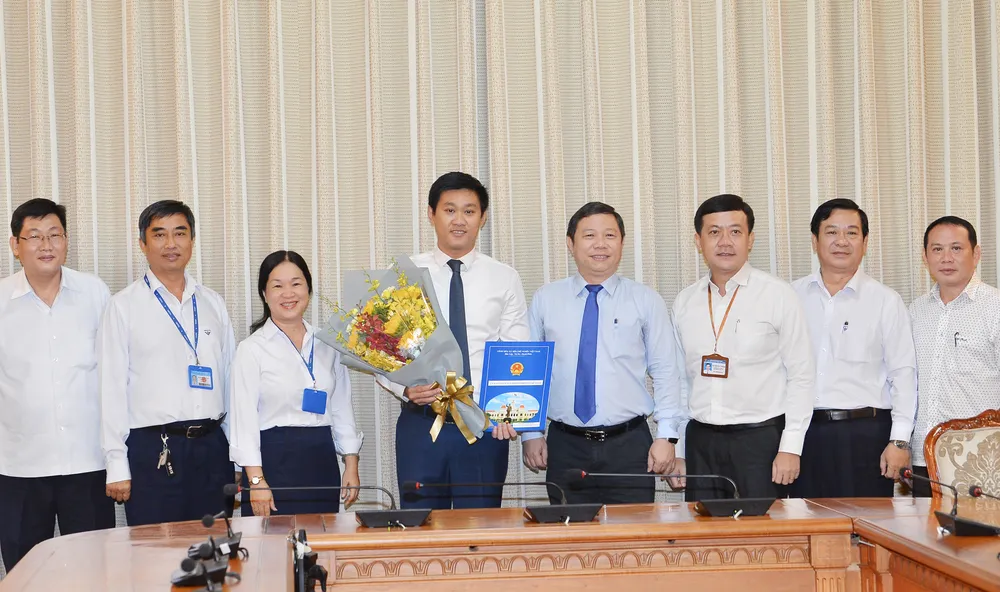 Ông Hứa Quốc Hưng giữ chức Trưởng ban Ban Quản lý các Khu chế xuất và Công nghiệp TPHCM ảnh 1