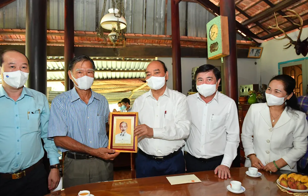 Cử tri huyện Củ Chi vui mừng khi Chủ tịch nước ứng cử đại biểu Quốc hội tại vùng đất cách mạng ảnh 4