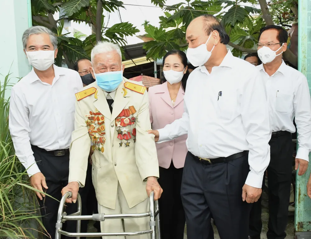 Chủ tịch nước Nguyễn Xuân Phúc: đưa huyện Hóc Môn, Củ Chi trở thành thành phố phía Tây, cực tăng trưởng mới của TPHCM ảnh 5 Chủ tịch nước Nguyễn Xuân Phúc: đưa huyện Hóc Môn, Củ Chi trở thành thành phố phía Tây, cực tăng trưởng mới của TPHCM ảnh 5