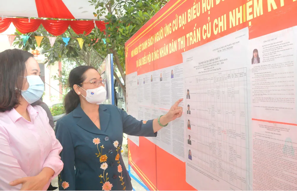 Chủ tịch Ủy ban bầu cử TPHCM Nguyễn Thị Lệ kiểm tra việc chuẩn bị bầu cử tại điểm có Chủ tịch nước đến bỏ phiếu ảnh 1 Chủ tịch Ủy ban bầu cử TPHCM Nguyễn Thị Lệ kiểm tra việc chuẩn bị bầu cử tại điểm có Chủ tịch nước đến bỏ phiếu ảnh 1