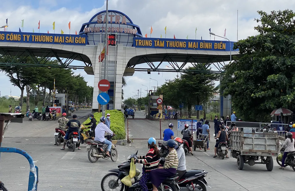 Chợ đầu mối Bình Điền tạm dừng tập kết giao hàng, mua bán trực tiếp từ 8 giờ sáng 6-7 ảnh 3 Chợ đầu mối Bình Điền tạm dừng tập kết giao hàng, mua bán trực tiếp từ 8 giờ sáng 6-7 ảnh 3