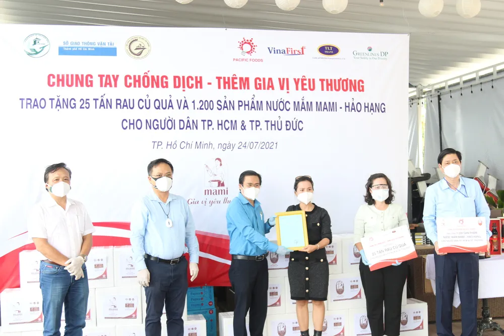 25 tấn rau, củ, quả của Pacific Foods hỗ trợ đã được vận chuyển bằng tàu cao tốc tới TPHCM ảnh 4