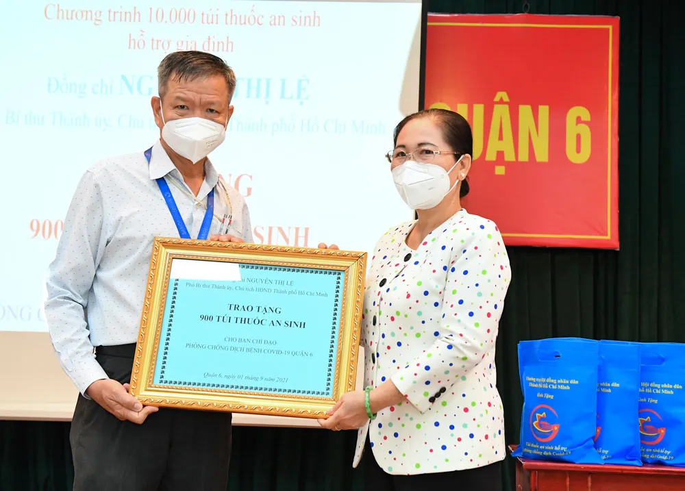 HĐND TPHCM trao 1.710 túi thuốc hỗ trợ các gia đình tại quận 6 và Bình Thạnh ảnh 1 HĐND TPHCM trao 1.710 túi thuốc hỗ trợ các gia đình tại quận 6 và Bình Thạnh ảnh 1