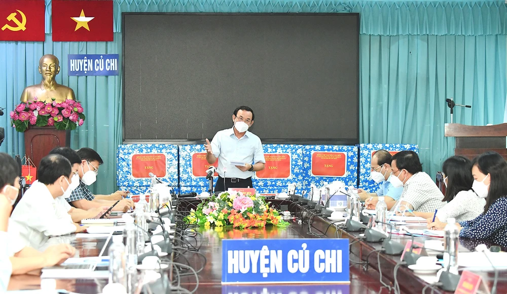 Bí thư Thành ủy TPHCM Nguyễn Văn Nên phát biểu trong buổi làm việc với huyện Củ Chi về phòng chống dịch Covid-19. Ảnh: VIỆT DŨNG