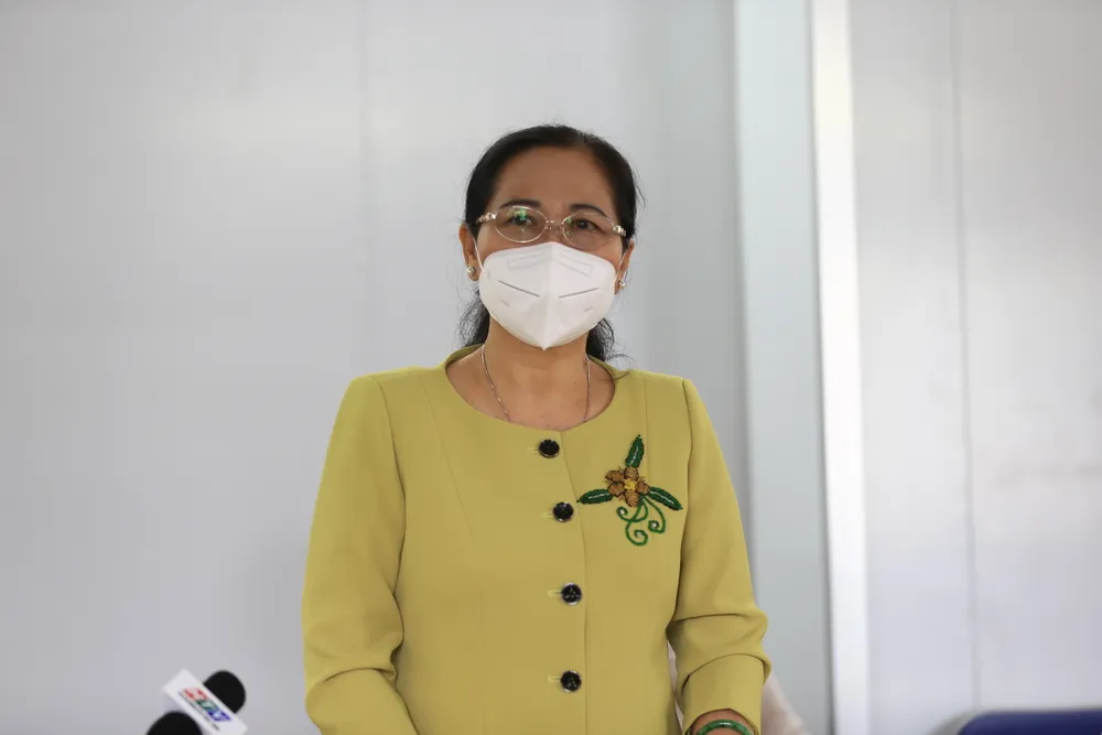 Chủ tịch HĐND TPHCM Nguyễn Thị Lệ: Không bao giờ quên những đóng góp to lớn của các y bác sĩ ảnh 8 Chủ tịch HĐND TPHCM Nguyễn Thị Lệ: Không bao giờ quên những đóng góp to lớn của các y bác sĩ ảnh 8
