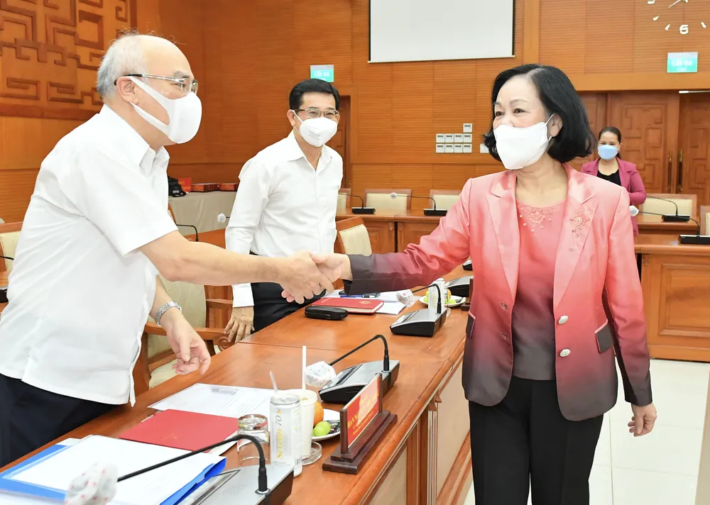 Đồng chí Trương Thị Mai làm việc với Ban Thường vụ Thành ủy TPHCM ảnh 3 Đồng chí Trương Thị Mai làm việc với Ban Thường vụ Thành ủy TPHCM ảnh 3