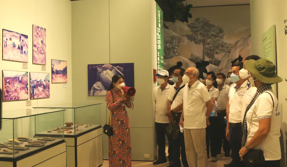 Đoàn đại biểu Quốc hội TPHCM về nguồn tại Côn Đảo ảnh 6