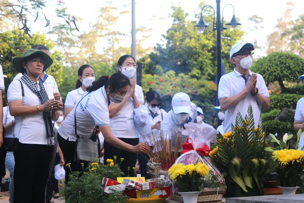 Đoàn đại biểu Quốc hội TPHCM về nguồn tại Côn Đảo ảnh 5