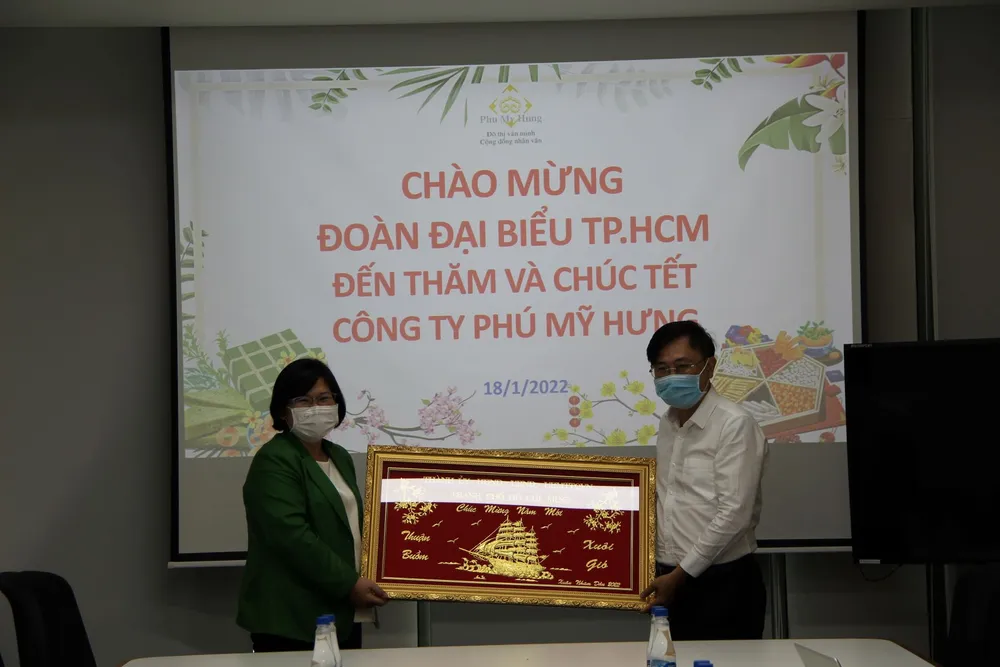 Đồng chí Văn Thị Bạch Tuyết thăm, chúc tết nhiều đơn vị, cá nhân ở quận 7 và huyện Nhà Bè ảnh 5 Đồng chí Văn Thị Bạch Tuyết thăm, chúc tết nhiều đơn vị, cá nhân ở quận 7 và huyện Nhà Bè ảnh 5