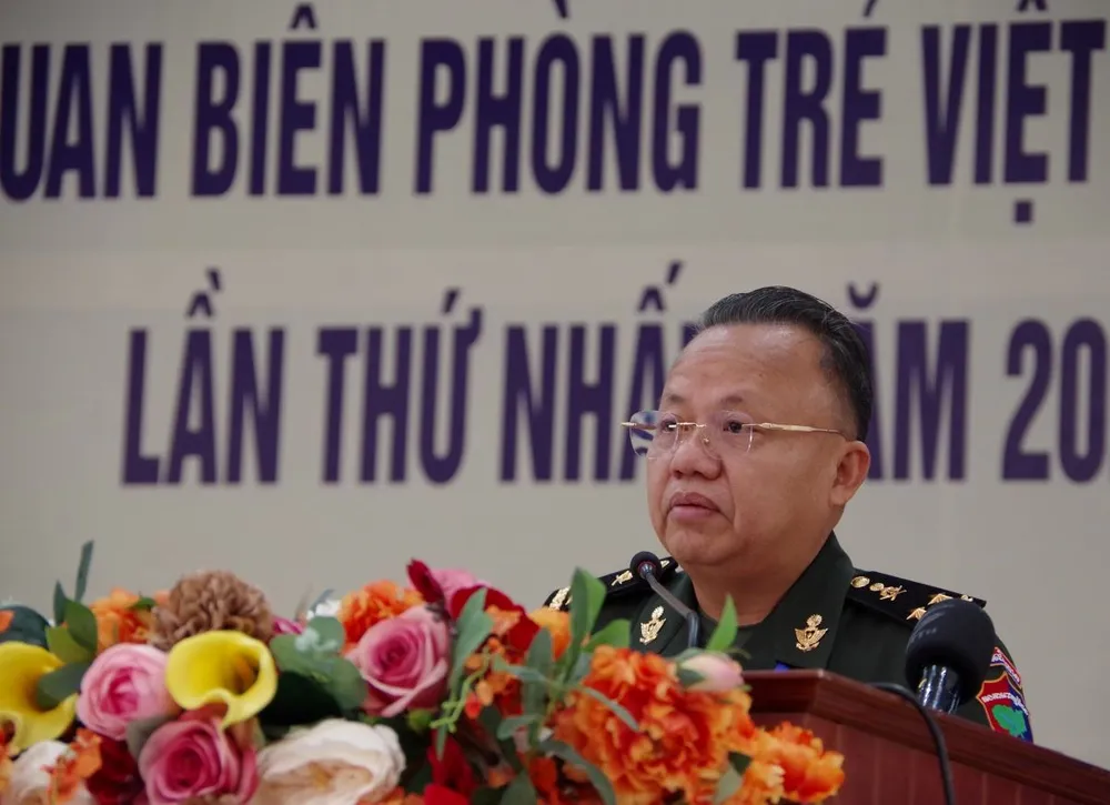 Giao lưu sĩ quan Biên phòng trẻ Việt Nam - Campuchia ảnh 2