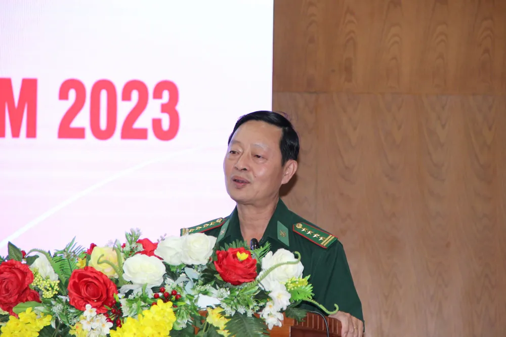 Đại tá Nguyễn Văn Tiến phát biểu khai mạc hội thi. Ảnh: TRẦN YÊN