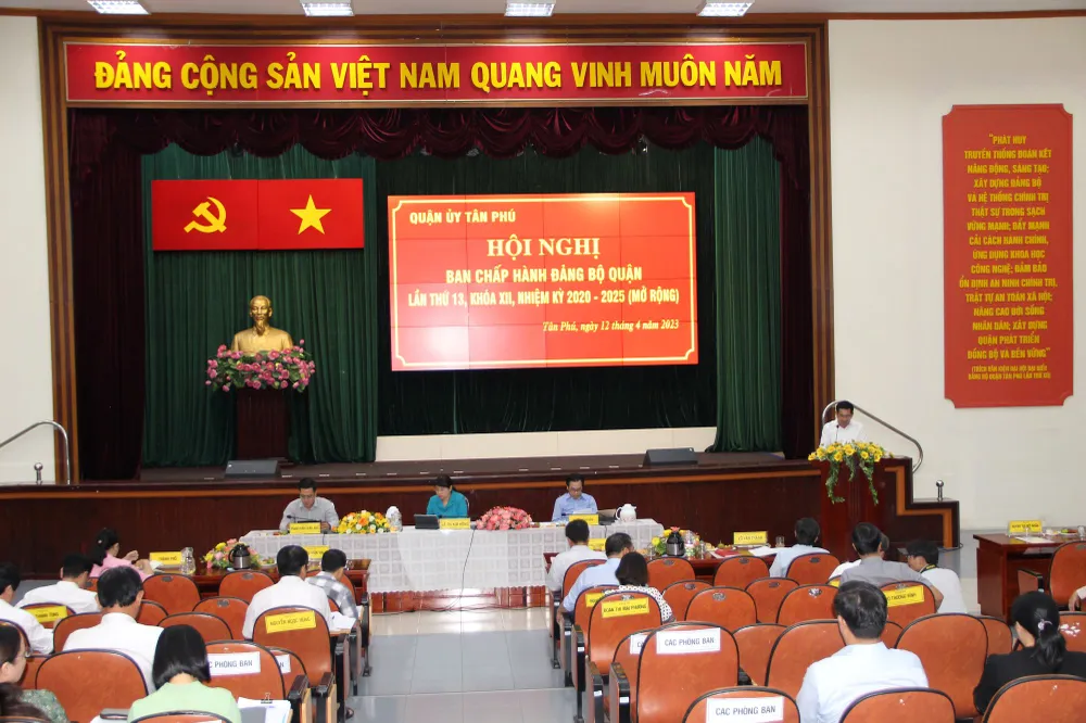 Quang cảnh hội nghị Ban chấp hành Đảng bộ Quận Tân Phú lần thứ 13. Ảnh: TRẦN YÊN Quang cảnh hội nghị Ban chấp hành Đảng bộ Quận Tân Phú lần thứ 13. Ảnh: TRẦN YÊN