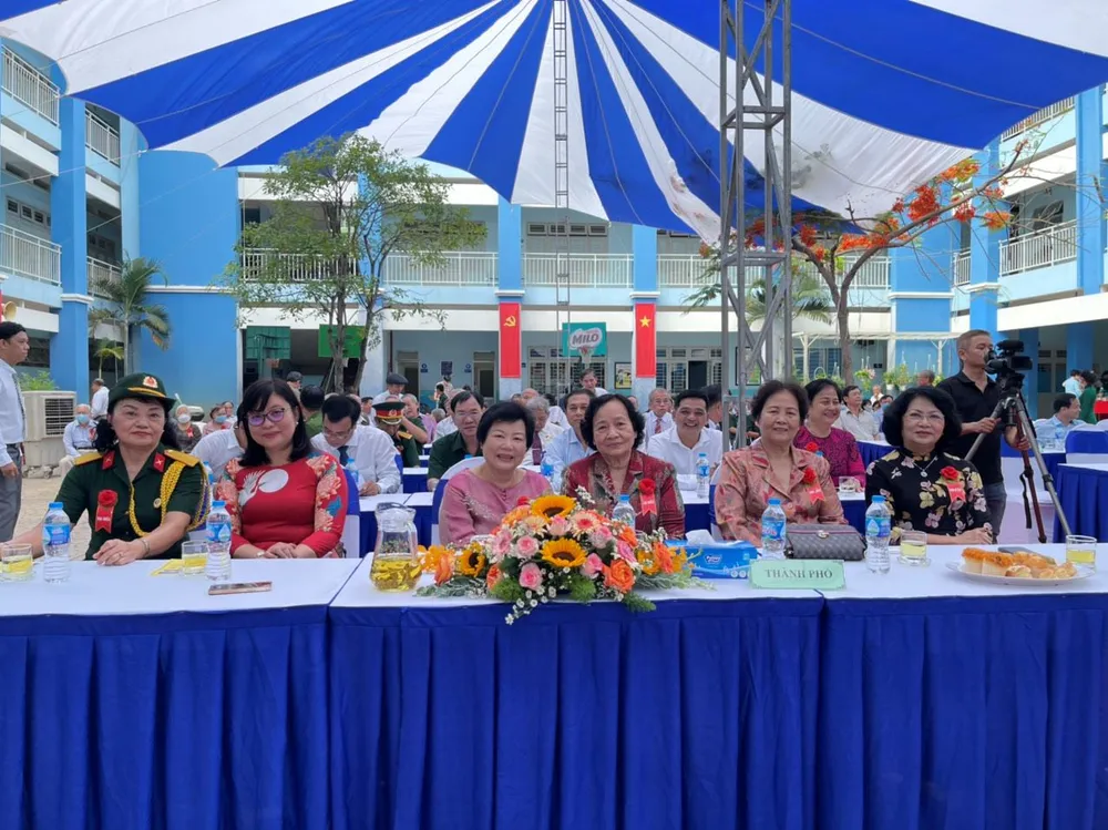 Các đại biểu tham dự lễ kỷ niệm Các đại biểu tham dự lễ kỷ niệm