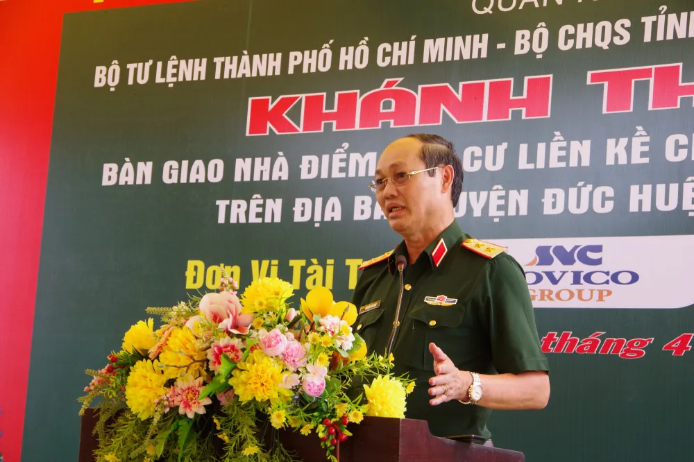 Trung tướng Nguyễn Văn Nam phát biểu tại lễ khánh thành, bàn giao nhà. Ảnh: TRẦN YÊN