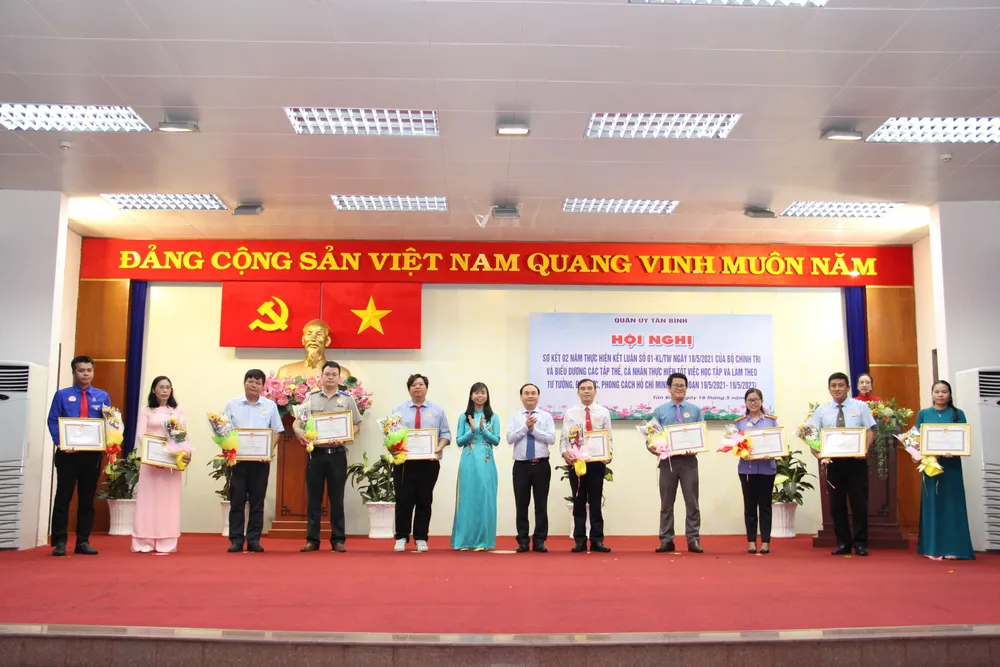 Những gương điển hình trong học tập và làm theo gương Bác năm 2022 Những gương điển hình trong học tập và làm theo gương Bác năm 2022