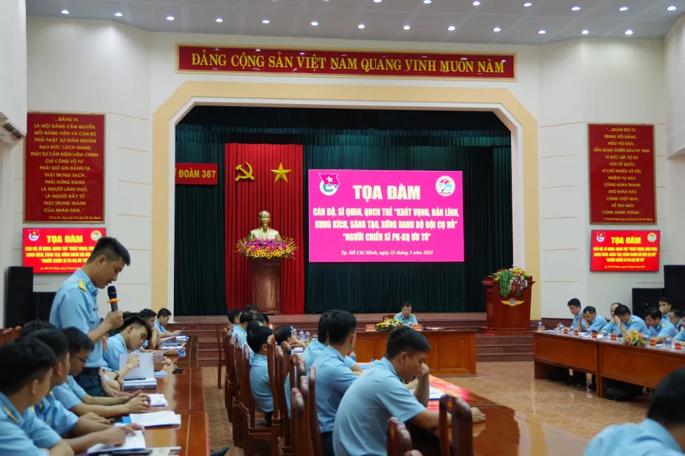 Đại biểu trẻ phát biểu ý kiến, thảo luận tại buổi tọa đàm Đại biểu trẻ phát biểu ý kiến, thảo luận tại buổi tọa đàm