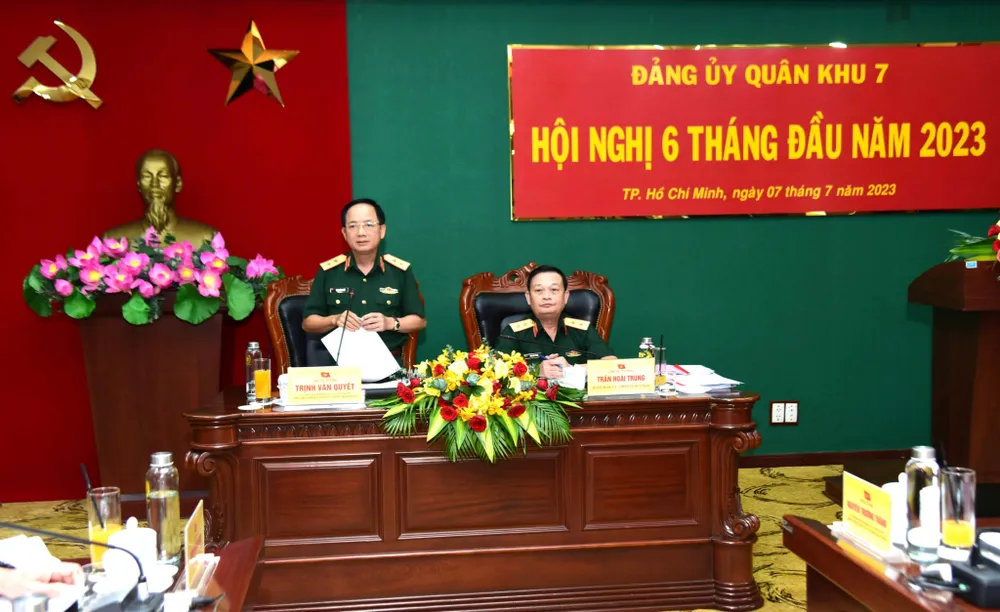 Trung tướng Trịnh Văn Quyết phát biểu chỉ đạo tại hội nghị Trung tướng Trịnh Văn Quyết phát biểu chỉ đạo tại hội nghị