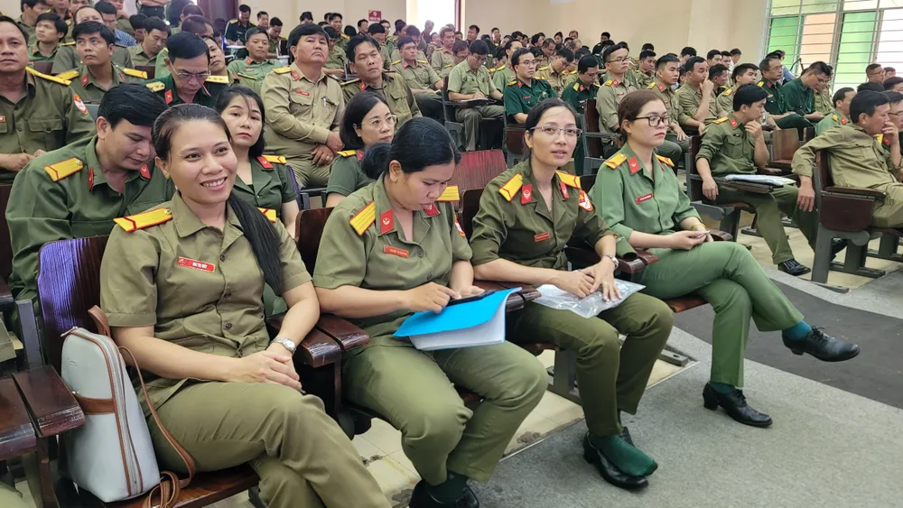 Học viên tham dự lễ khai giảng khóa tập huấn về quốc phòng - an ninh Học viên tham dự lễ khai giảng khóa tập huấn về quốc phòng - an ninh