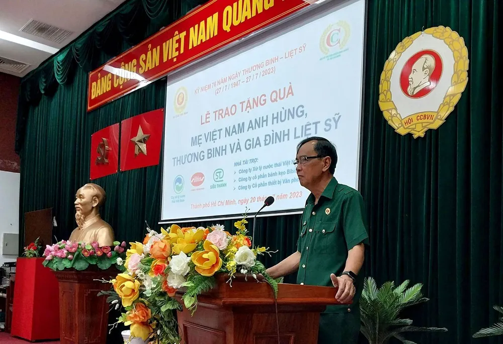 Thiếu tướng Nguyễn Minh Hoàn, Chủ tịch Hội Cựu chiến binh TPHCM phát biểu tại buổi gặp mặt Thiếu tướng Nguyễn Minh Hoàn, Chủ tịch Hội Cựu chiến binh TPHCM phát biểu tại buổi gặp mặt