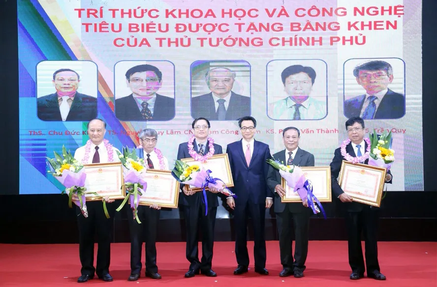 Tôn vinh 53 trí thức khoa học và công nghệ tiêu biểu ảnh 2