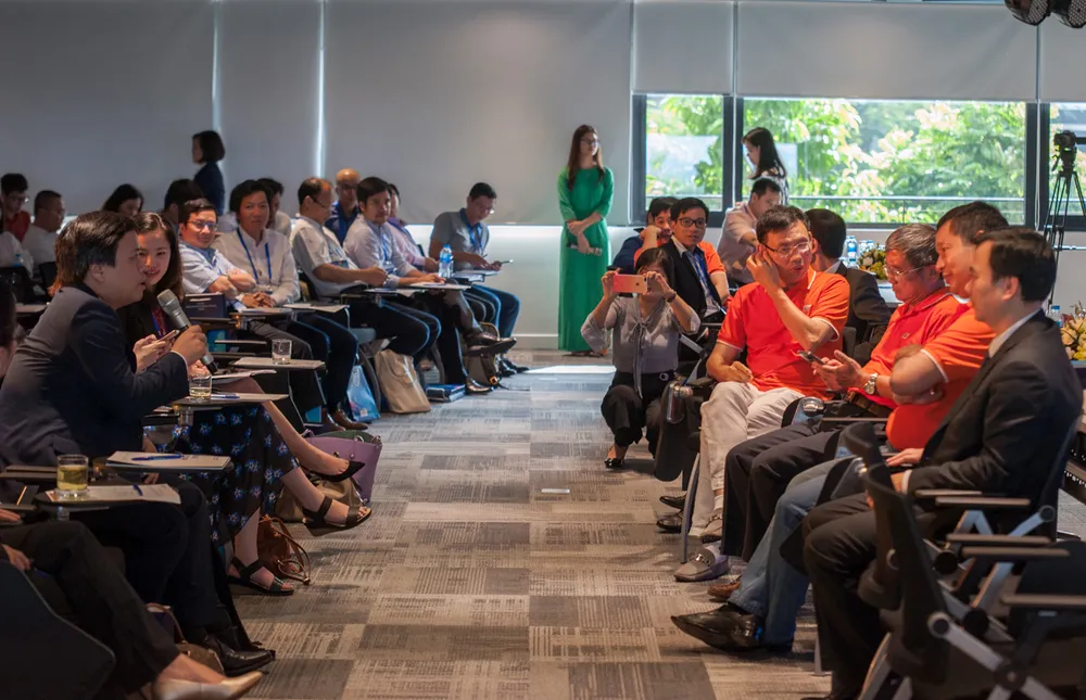 Lãnh đạo FPT, Viettel, VNPT thảo luận với 100 trí thức trẻ người Việt về chiến lược quốc gia 4.0 ảnh 4