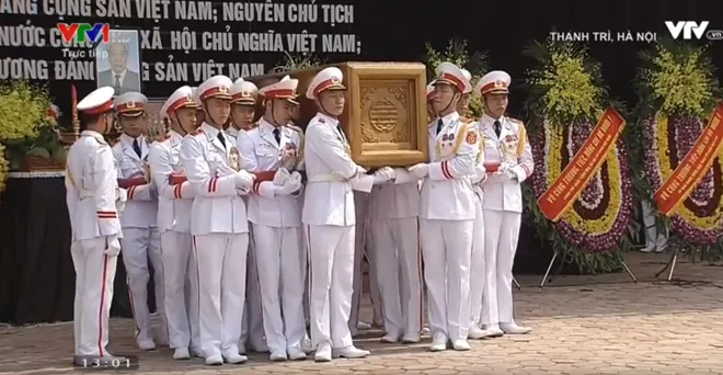 Quê nhà đón linh cữu nguyên Tổng Bí thư Đỗ Mười về nơi an nghỉ cuối cùng ảnh 18