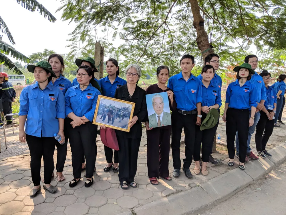 Quê nhà đón linh cữu nguyên Tổng Bí thư Đỗ Mười về nơi an nghỉ cuối cùng ảnh 45