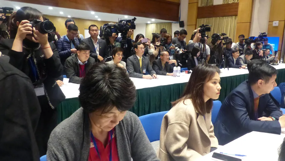 Phát hành bộ tem đặc biệt chào mừng Hội nghị thượng đỉnh Mỹ - Triều lần thứ 2 ảnh 1