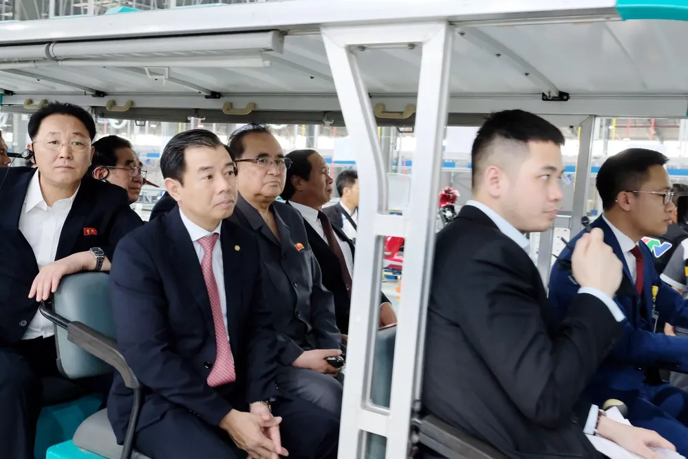Đoàn cấp cao Triều Tiên tham quan nhà máy sản xuất ô tô của Vingroup ảnh 7