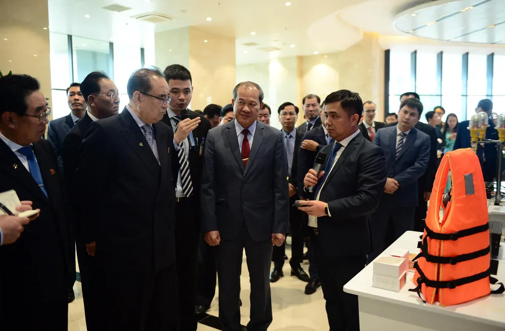 Đoàn cấp cao Triều Tiên tham quan tổ hợp nghiên cứu, sản xuất thiết bị dân sự của Viettel ảnh 5