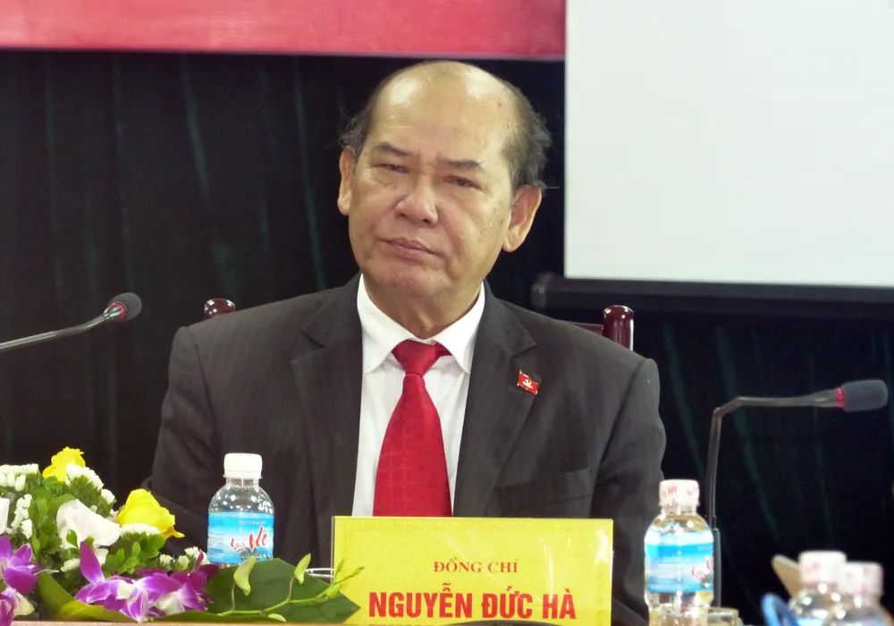 Cán bộ, đảng viên nếu thấy không xứng đáng thì nên từ chức ảnh 2