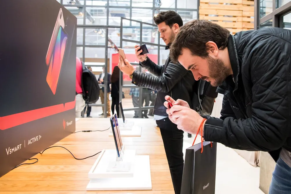 Vingroup mở bán điện thoại thông minh Vsmart ở châu Âu ảnh 2