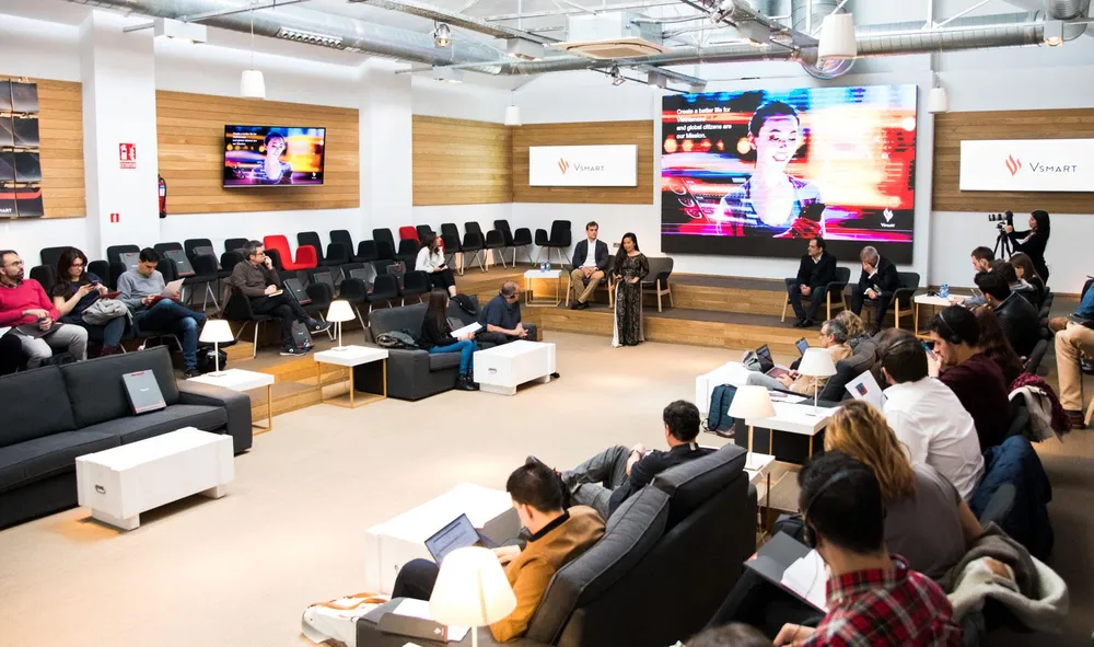 Vingroup mở bán điện thoại thông minh Vsmart ở châu Âu ảnh 1