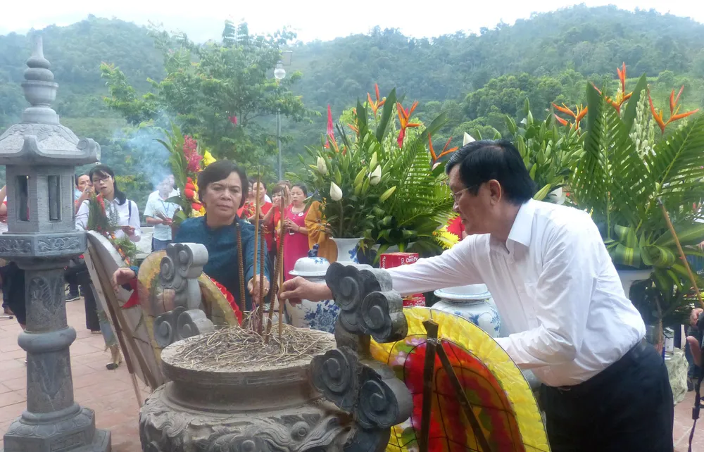 Nguyên Chủ tịch nước Trương Tấn Sang tưởng niệm 35 năm “ngày giỗ chung” mặt trận Vị Xuyên ảnh 3