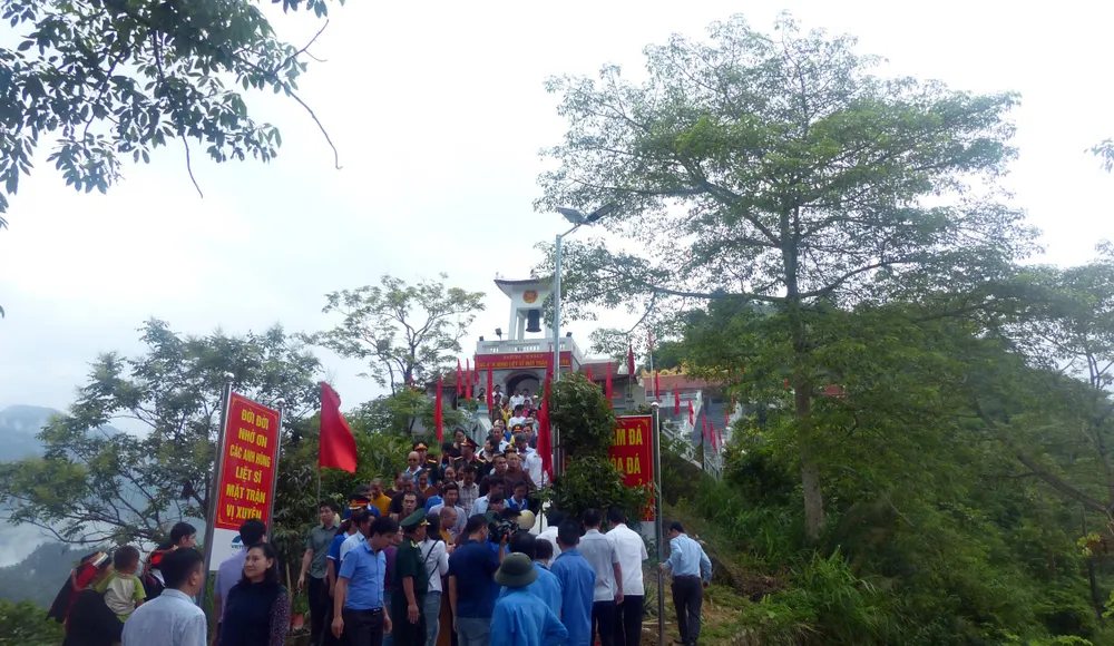 Nguyên Chủ tịch nước Trương Tấn Sang tưởng niệm 35 năm “ngày giỗ chung” mặt trận Vị Xuyên ảnh 1