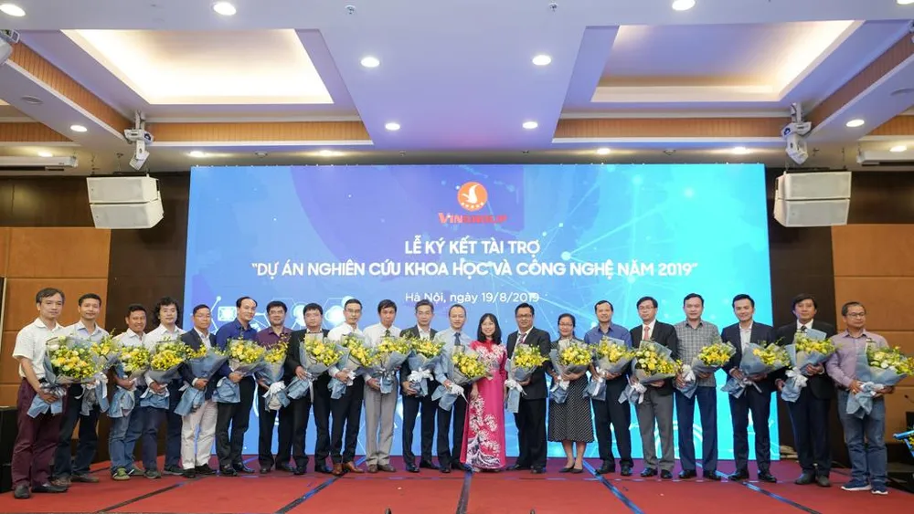 Vingroup tài trợ 124 tỷ đồng cho 20 dự án khoa học công nghệ ảnh 1