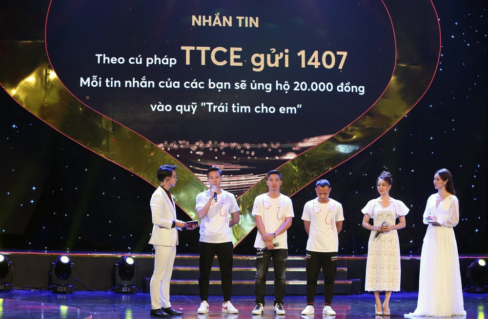 Cổng thông tin nhân đạo quốc gia 1407 luôn sẵn sàng đón nhận tin nhắn ủng hộ chương trình "Trái tim cho em"