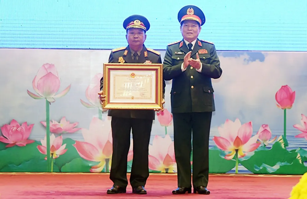 Khẳng định mối quan hệ hữu nghị vĩ đại Việt - Lào “rắn hơn thép, vững như đồng” ảnh 2