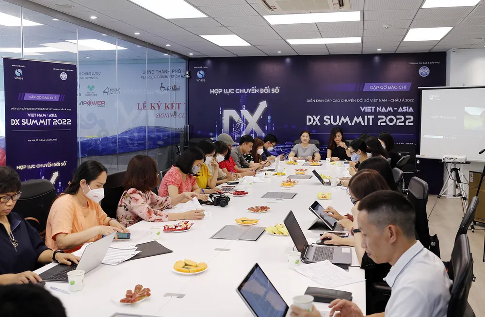 Chuyển đổi số không phải ứng dụng giải pháp công nghệ, mà là thay đổi toàn diện mô hình hoạt động ảnh 1 Chuyển đổi số không phải ứng dụng giải pháp công nghệ, mà là thay đổi toàn diện mô hình hoạt động ảnh 1