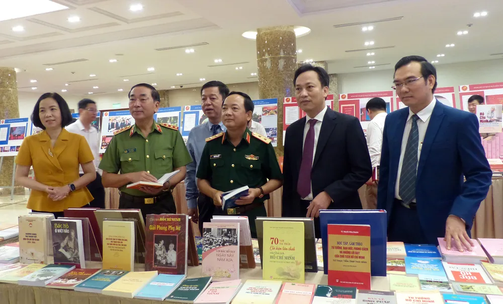 Nâng cao đạo đức cách mạng, quét sạch chủ nghĩa cá nhân theo tư tưởng, đạo đức, phong cách Hồ Chí Minh ảnh 8 Nâng cao đạo đức cách mạng, quét sạch chủ nghĩa cá nhân theo tư tưởng, đạo đức, phong cách Hồ Chí Minh ảnh 8