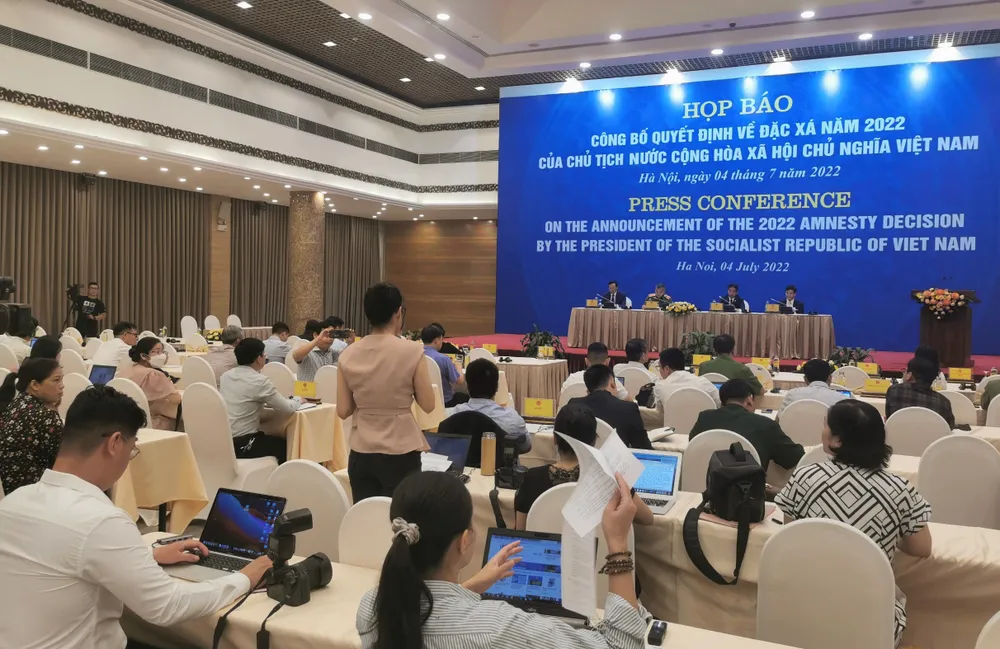 Tội phạm tham nhũng, kinh tế, chức vụ đã khắc phục, bồi thường có được xem xét đặc xá? ảnh 5