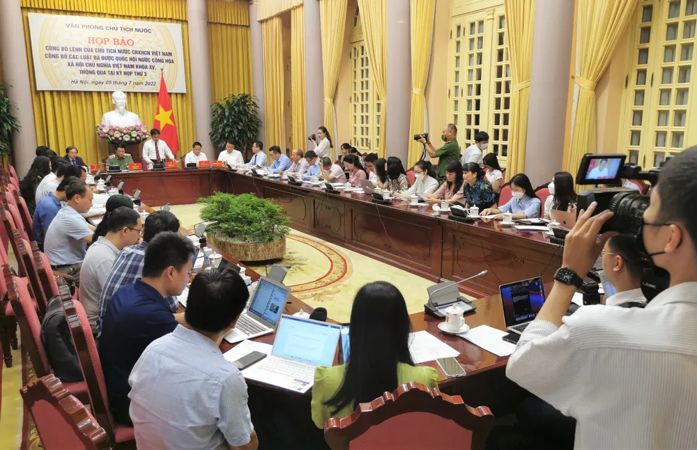 Công bố Lệnh của Chủ tịch nước về 5 luật vừa được Quốc hội thông qua ảnh 2 Công bố Lệnh của Chủ tịch nước về 5 luật vừa được Quốc hội thông qua ảnh 2