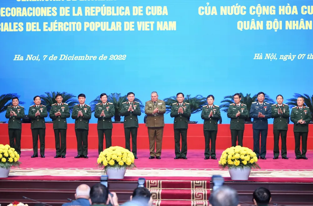 Trao Huân chương của Cộng hòa Cuba tặng các cá nhân Quân đội nhân dân Việt Nam ảnh 7