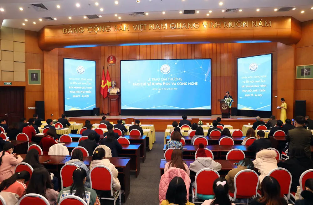 Quang cảnh buổi lễ. Ảnh: T.B Quang cảnh buổi lễ. Ảnh: T.B